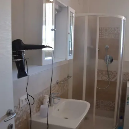 Holiday home 5 - Via Carlo Alberto N 26 - Immobileuro Srl *
